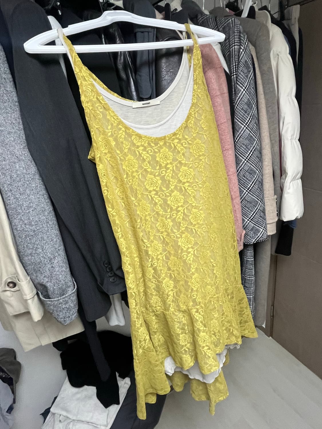 아모르샤이 lace flare dress olive 상품이미지3
