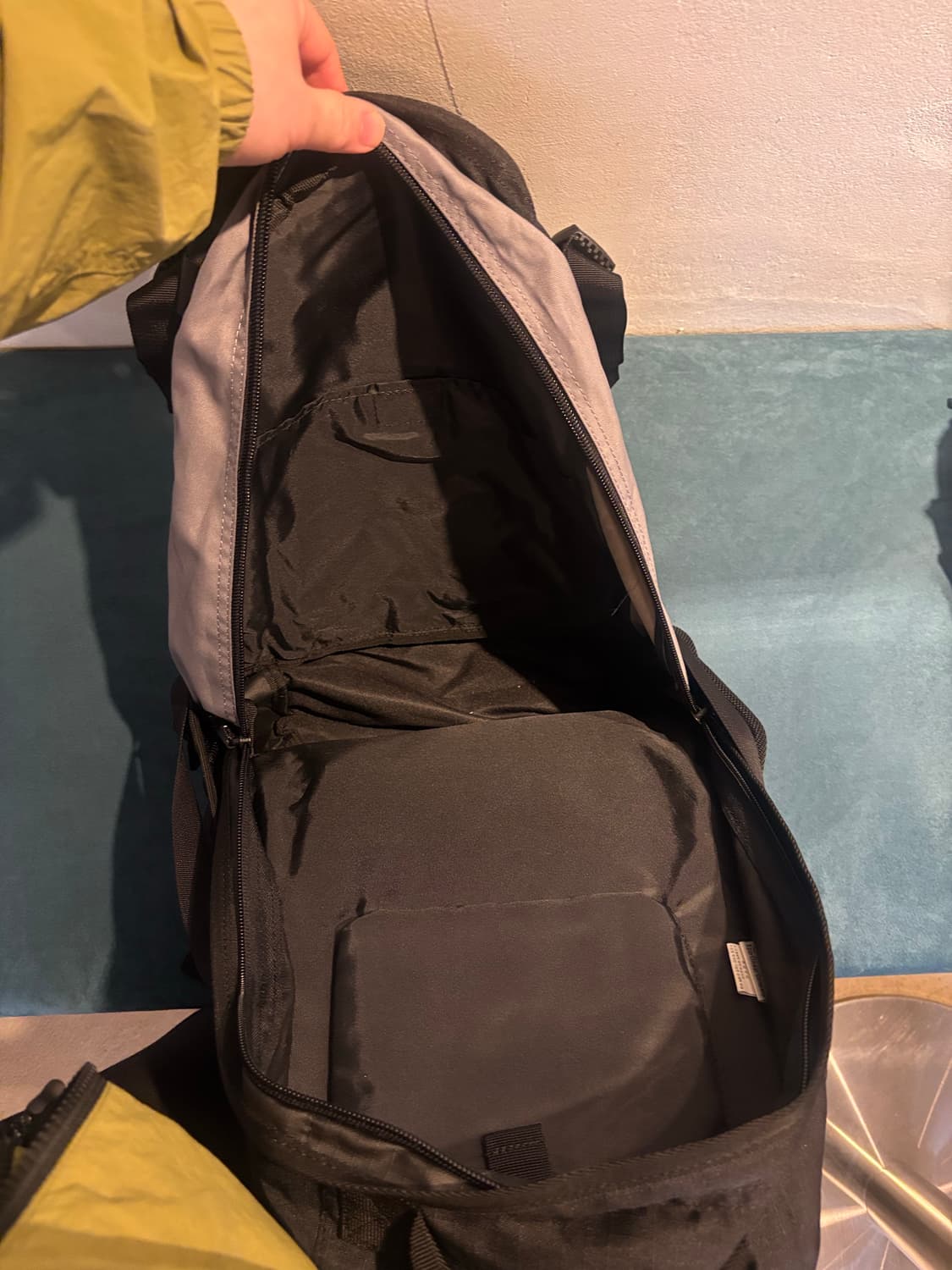 컬럼비아 백팩 블랙/그레이 상품이미지4