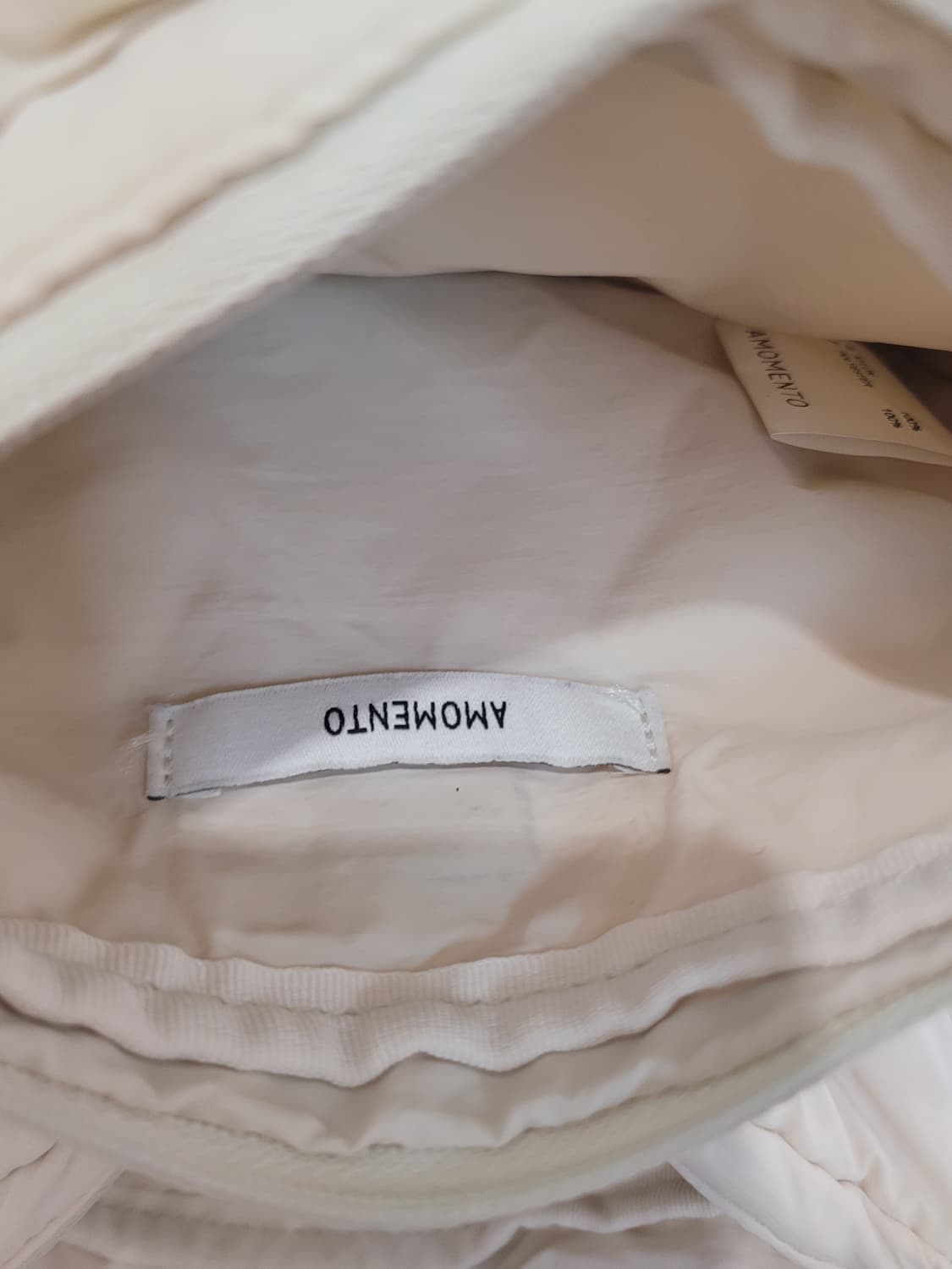 아모멘토 패디드 3 레이어 백 라이트베이지 상품이미지9