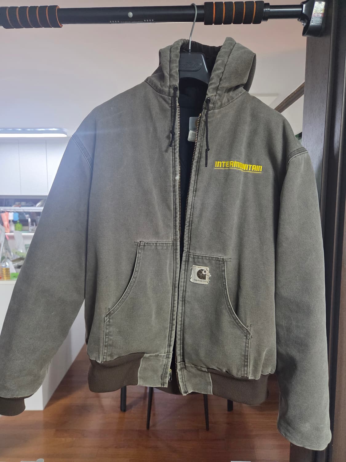 칼하트 j68 CHT xl 팝니다 상품이미지1