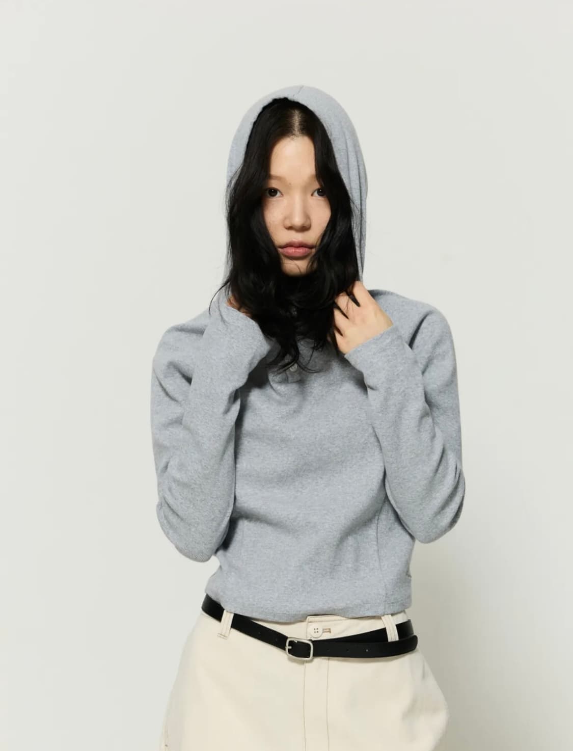 디스커스애슬레틱 우먼즈 슬림핏 후디드 롱 슬리브 티셔츠 상품이미지1