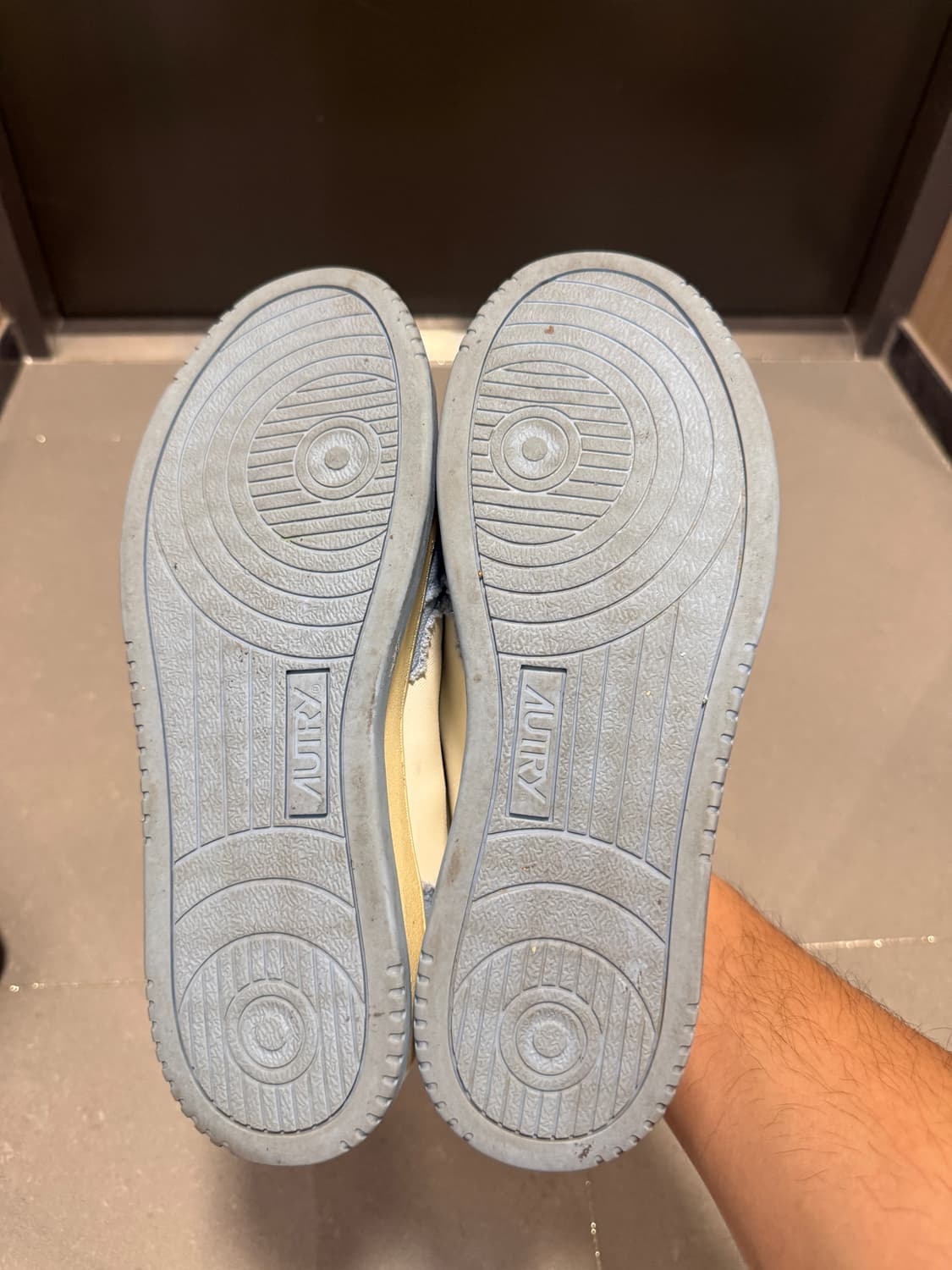 오트리 메달리스트 고트스킨 프레이드 상품이미지4