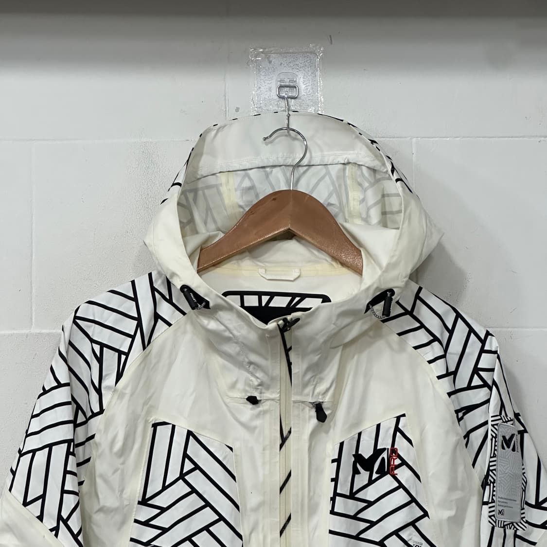 밀레 바람막이자켓M 상품이미지2