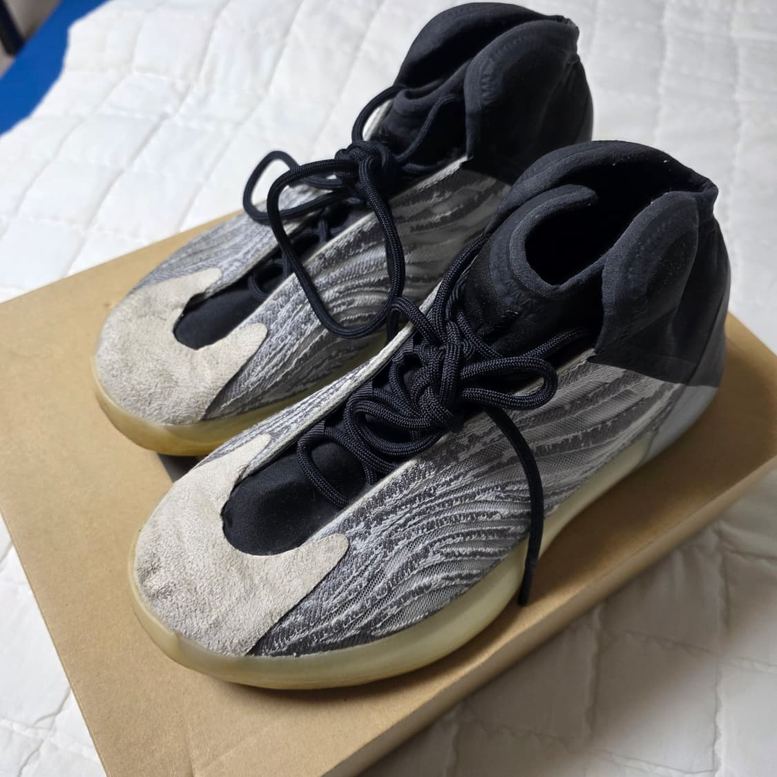 (중고) 아디다스 이지 퀀텀 라이프스타일 280사이즈 상품이미지2