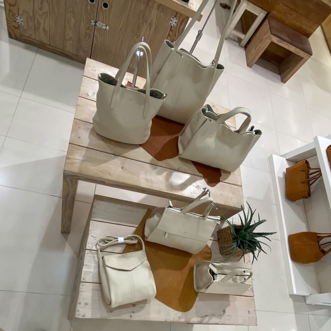 LITTLE FARMERS 리틀파머스 어린농부 슬라우치 미니 크로스백 상품이미지2