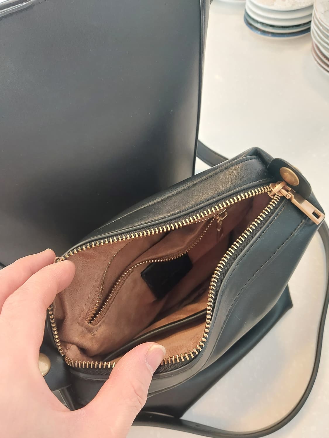 자라 ZARA  버킷백 블랙 + 파우치 세트 상품이미지5