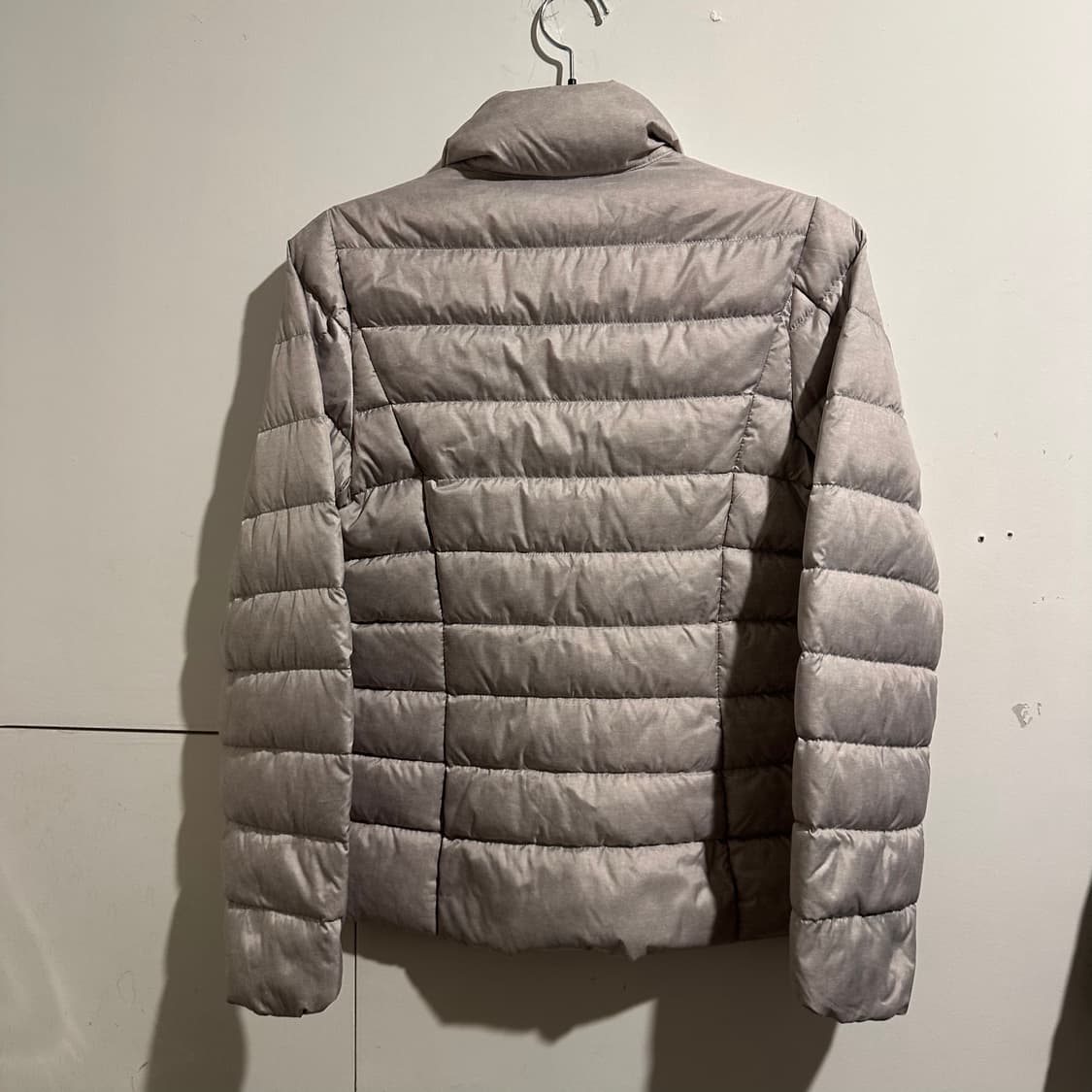 에디바우어 그레이 경량패딩 상품이미지5