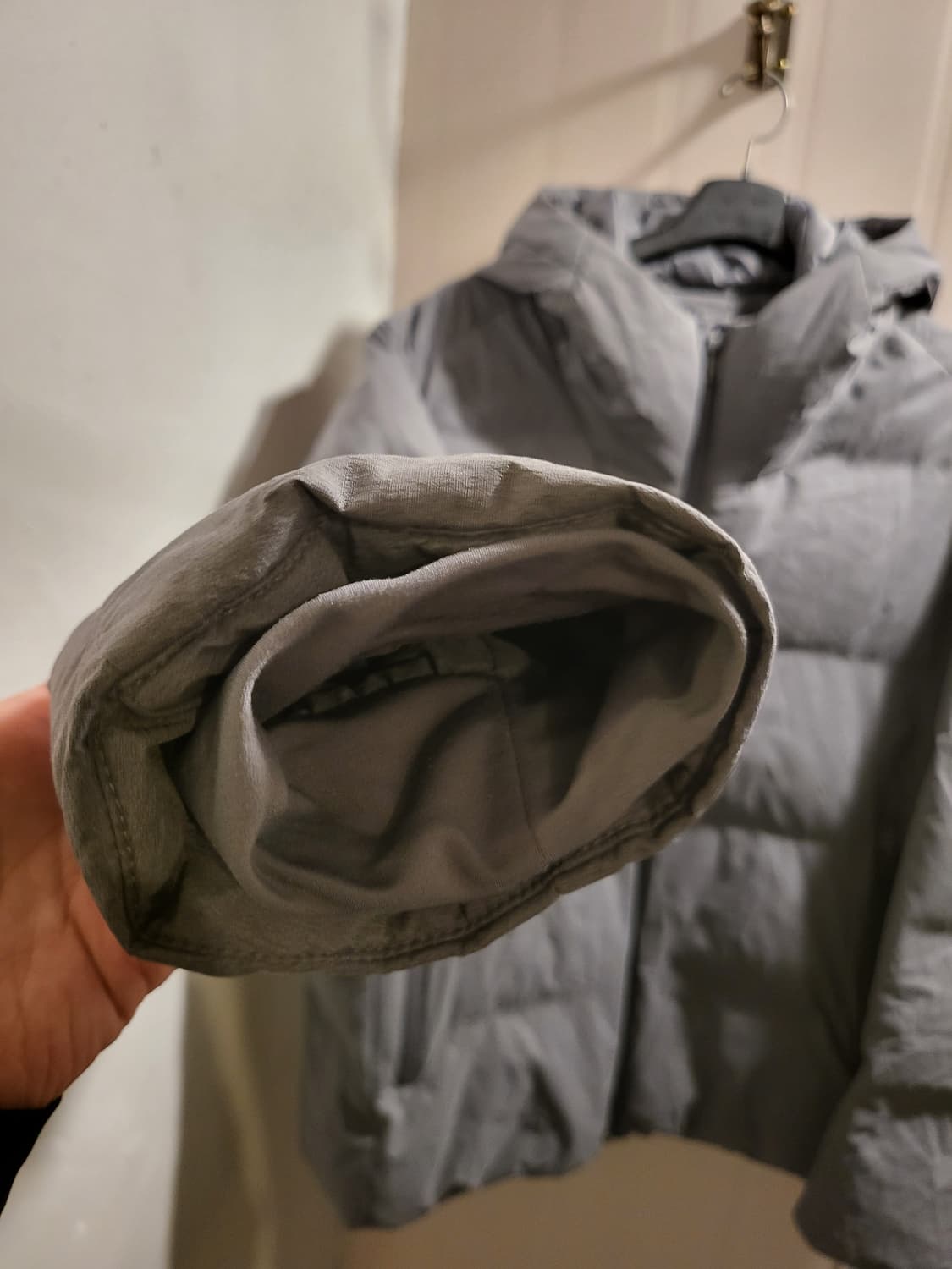 유니클로 다운 후드패딩 상품이미지2