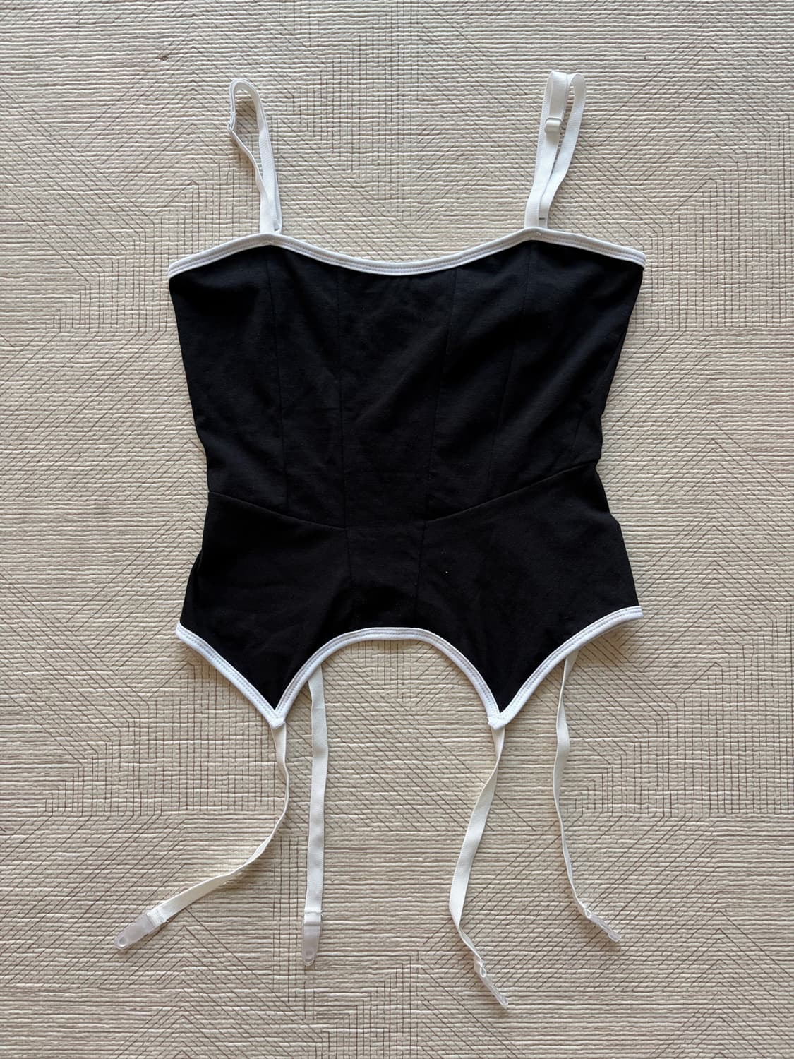 에즈이프캘리 CORSET SLEEVELESS TOP BLACK 상품이미지5