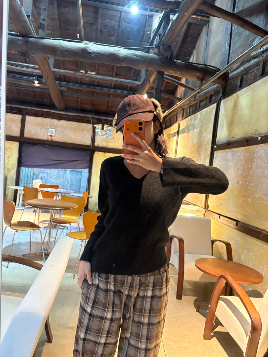 블랙 도톰 울캐시미어 브이넥니트 상품이미지6