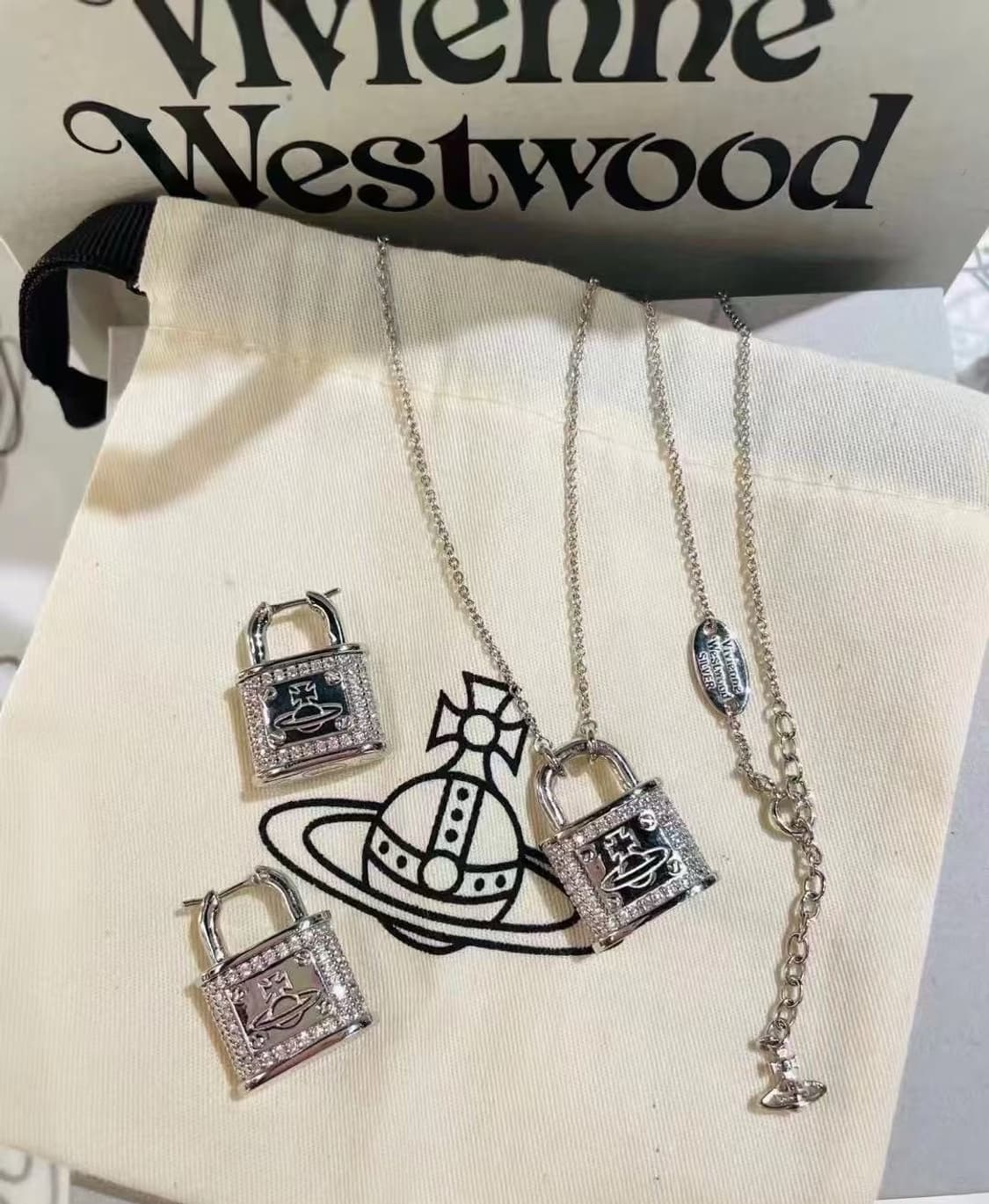‌Vivienne Westwood‌ 열쇠 고리 상품이미지1