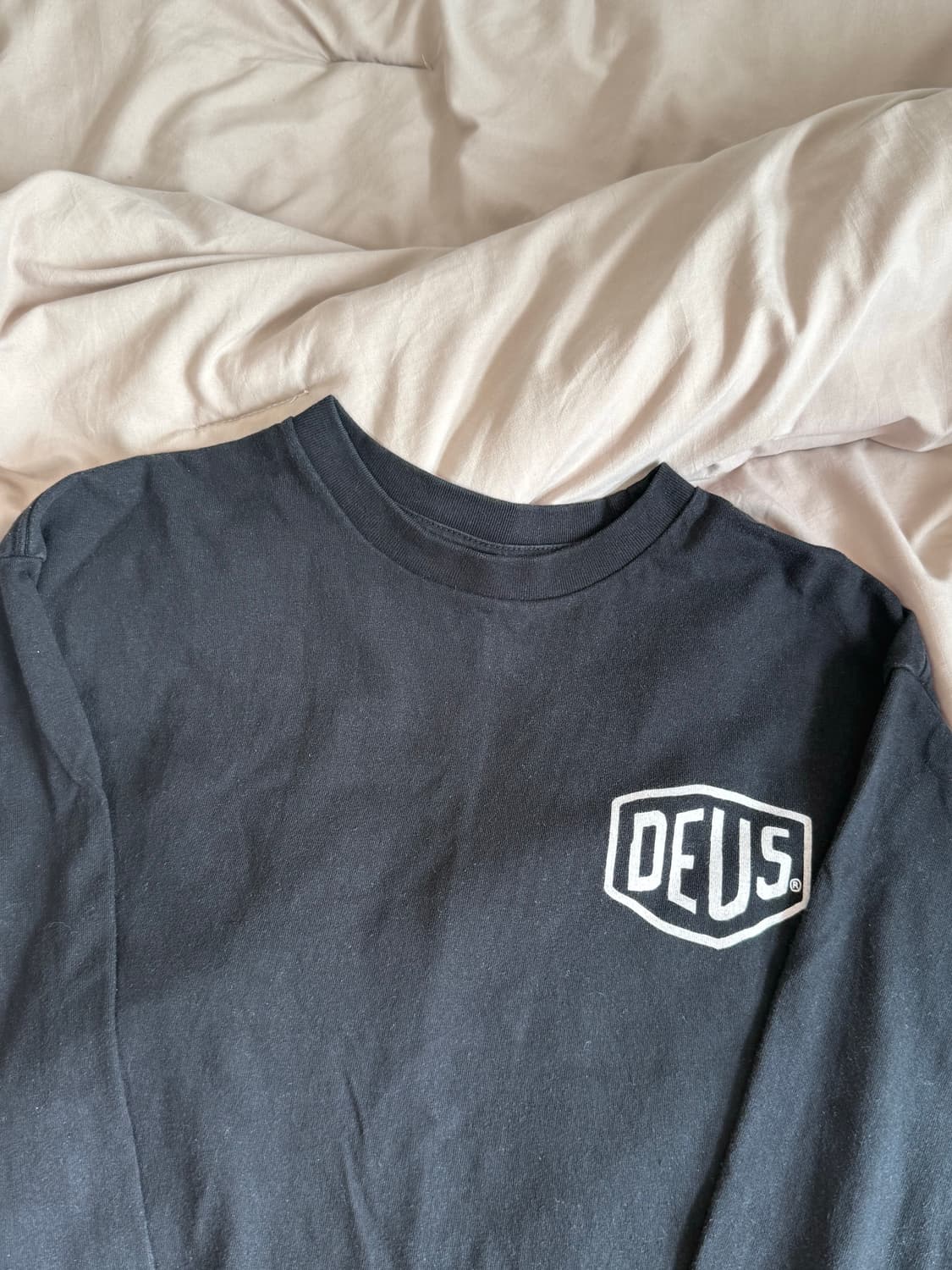 데우스 엑스 마키나 서울 컬리지 롱슬리브 M 상품이미지1