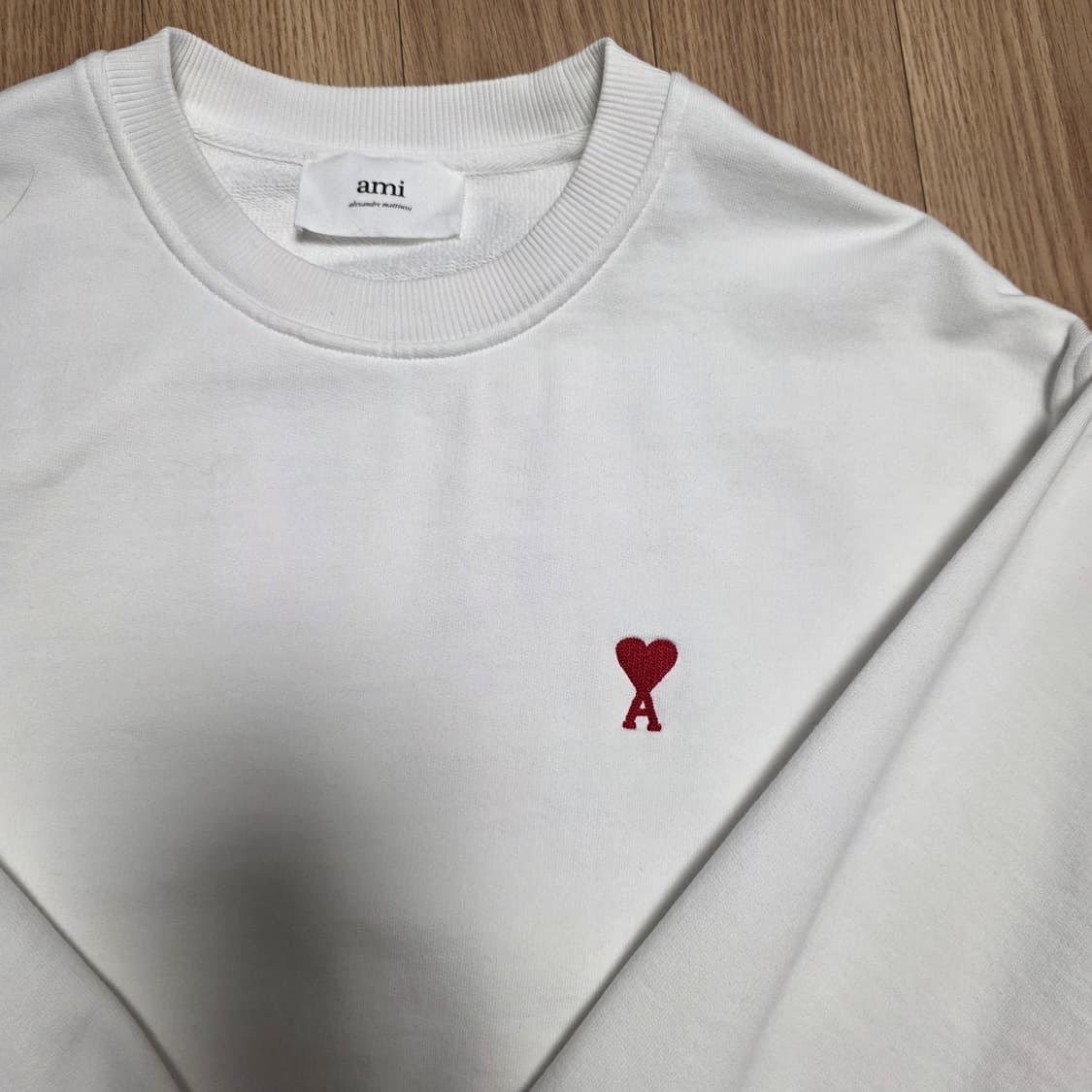 L) 아미 스몰하트 자수 로고 맨투맨 / e22usw001.730 상품이미지2