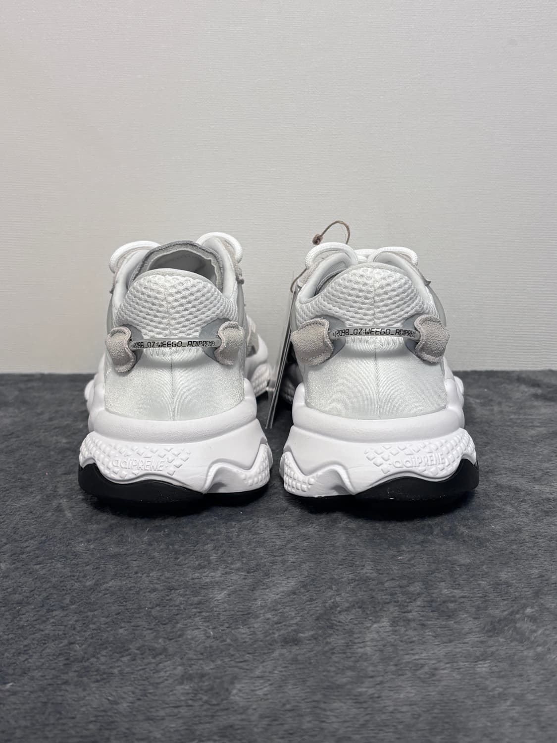 새상품) 220(225~230) 아디다스 코리아 오즈위고 흰색 운동화 상품이미지4
