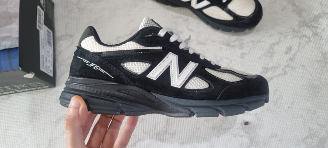 뉴발란스 990v4 jfg 조 프레쉬 굿 블랙 화이트 255 상품이미지4