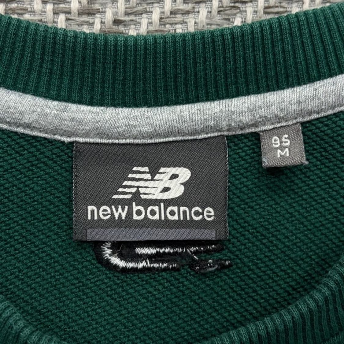 뉴발란스 프린팅 맨투맨 v2402 상품이미지6