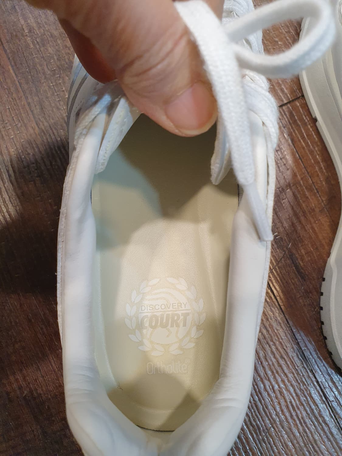 상태최상)디스커버리 COURT ON 흰색 운동화 245mm 상품이미지5