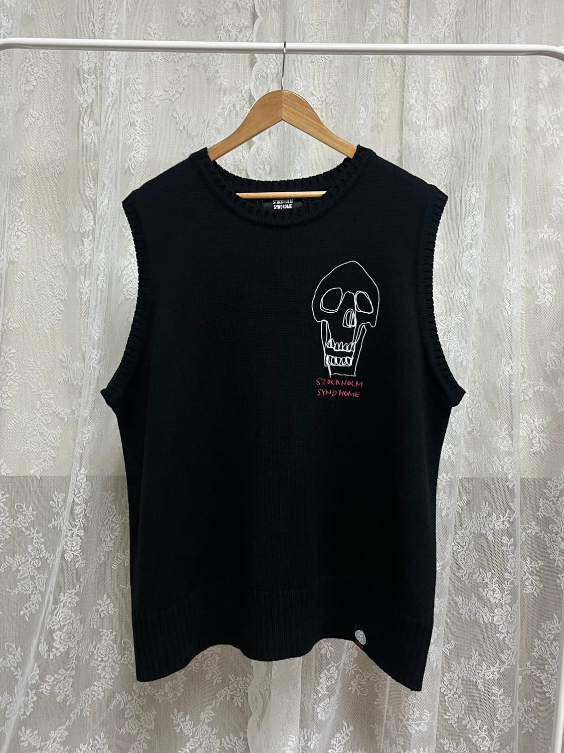 F) 스톡홀름신드롬 니트 베스트 블랙 상품이미지1