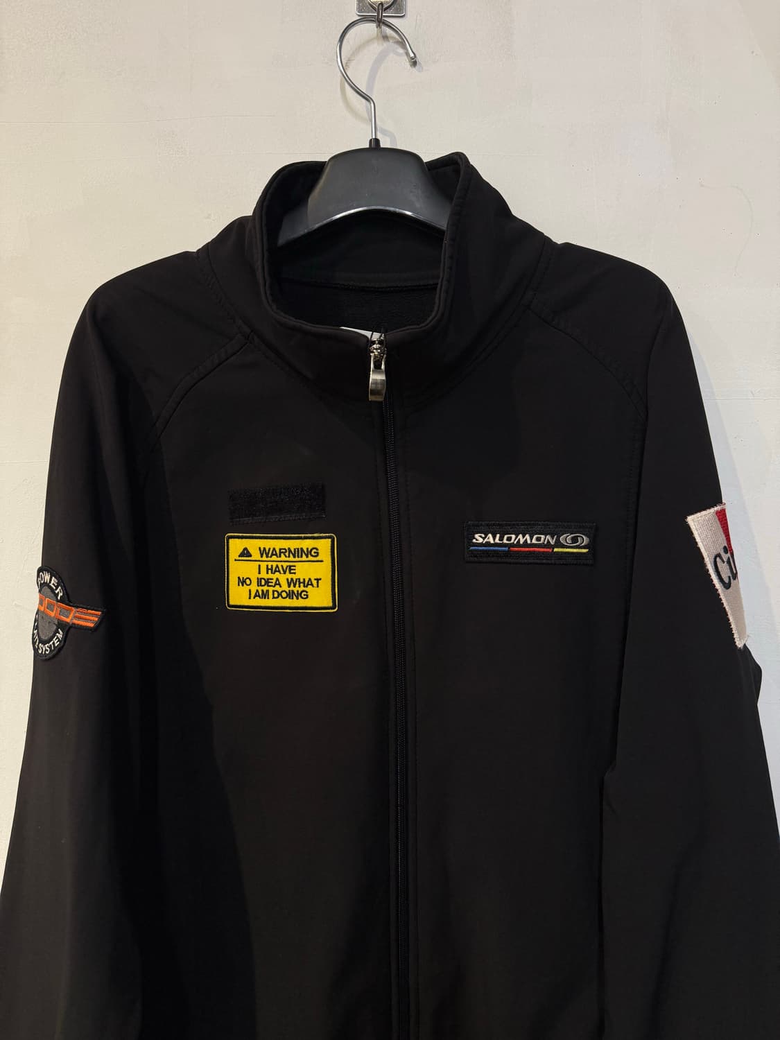 살로몬 블랙 집업 상품이미지2