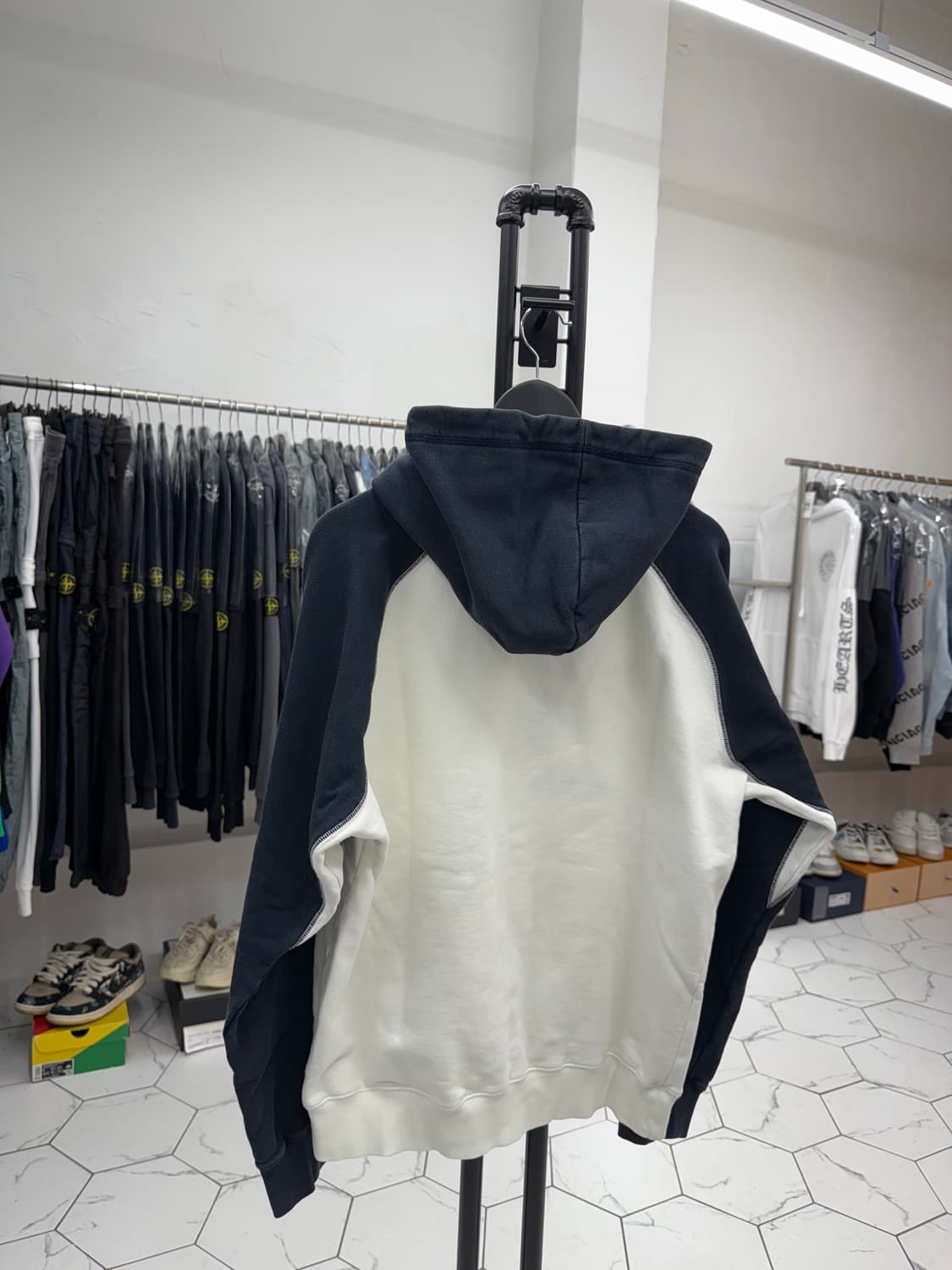 [L] 디올 아뜰리에 자수 로고 후드티 상품이미지2