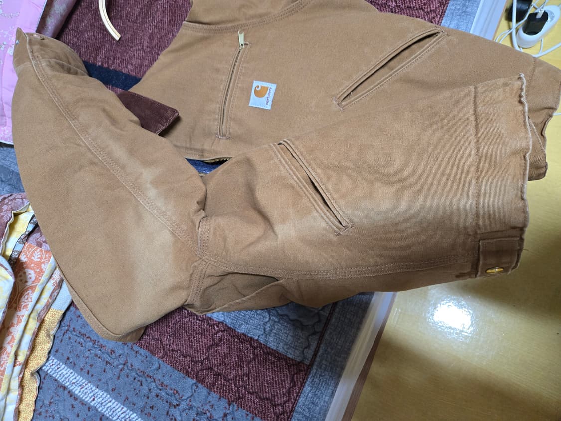 칼하트 디트로이트 j001 S사이즈 팝니다 상품이미지3