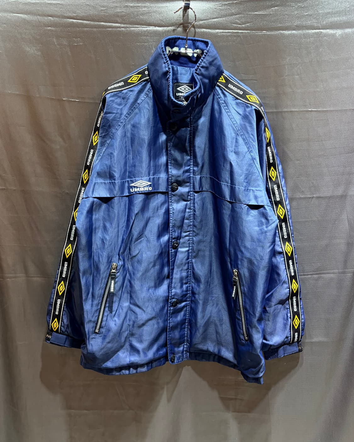 XL 엄브로 심볼로고 라인 블루 나일론 자켓 상품이미지2