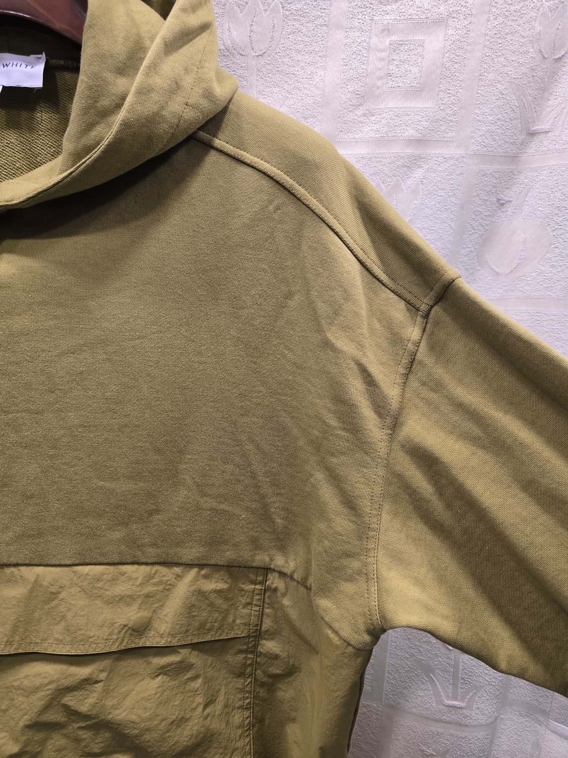 거의새거) 에이카화이트 블레이크 패치 오버사이즈 아노락 후드티 2사이즈( 상품이미지3