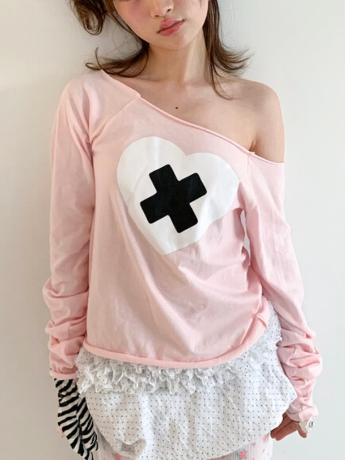 샵페어리 cross heart cut off t-shirt 상품이미지3