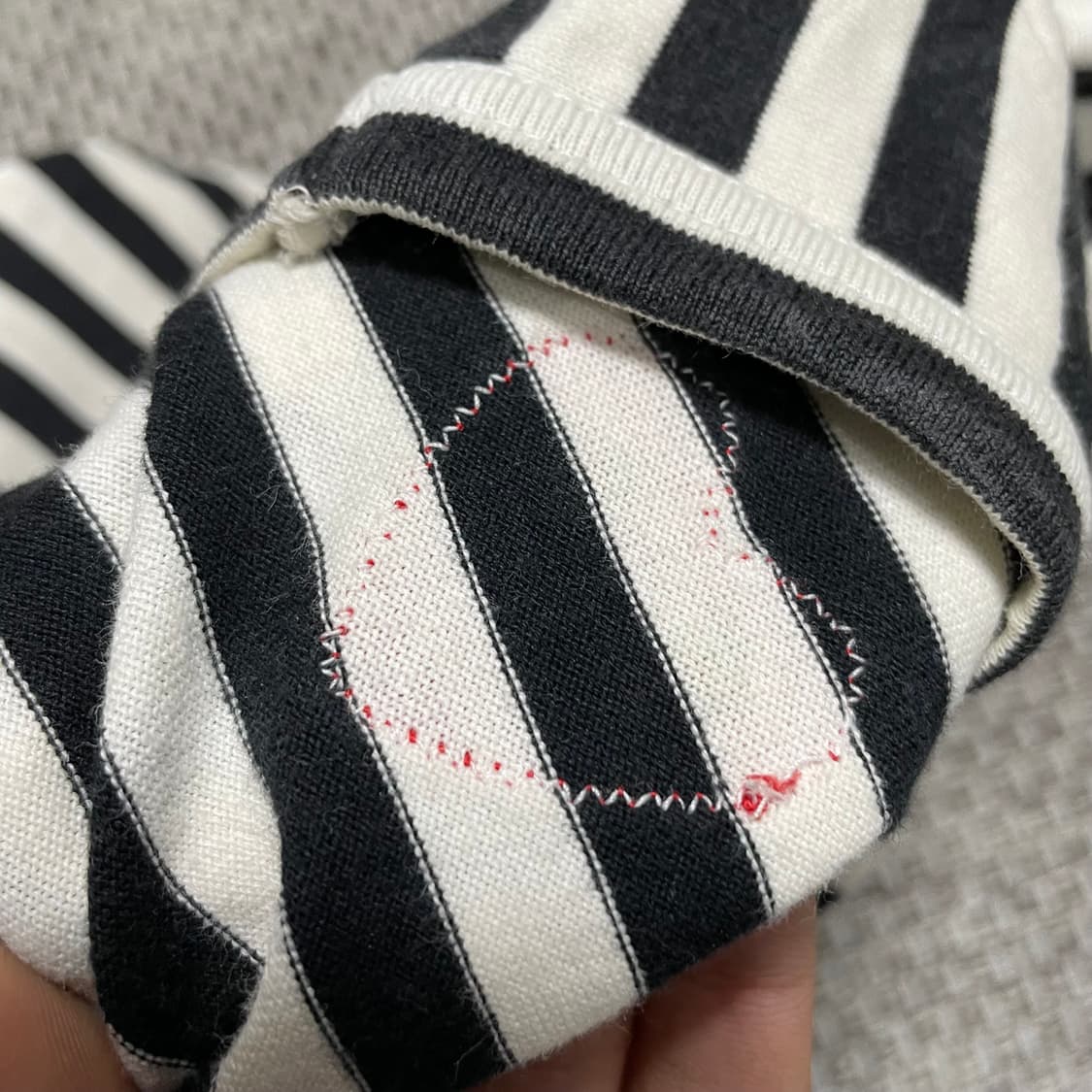 M 꼼데가르송 플레이 하트 와펜 스트라이프 롱슬리브 상품이미지3