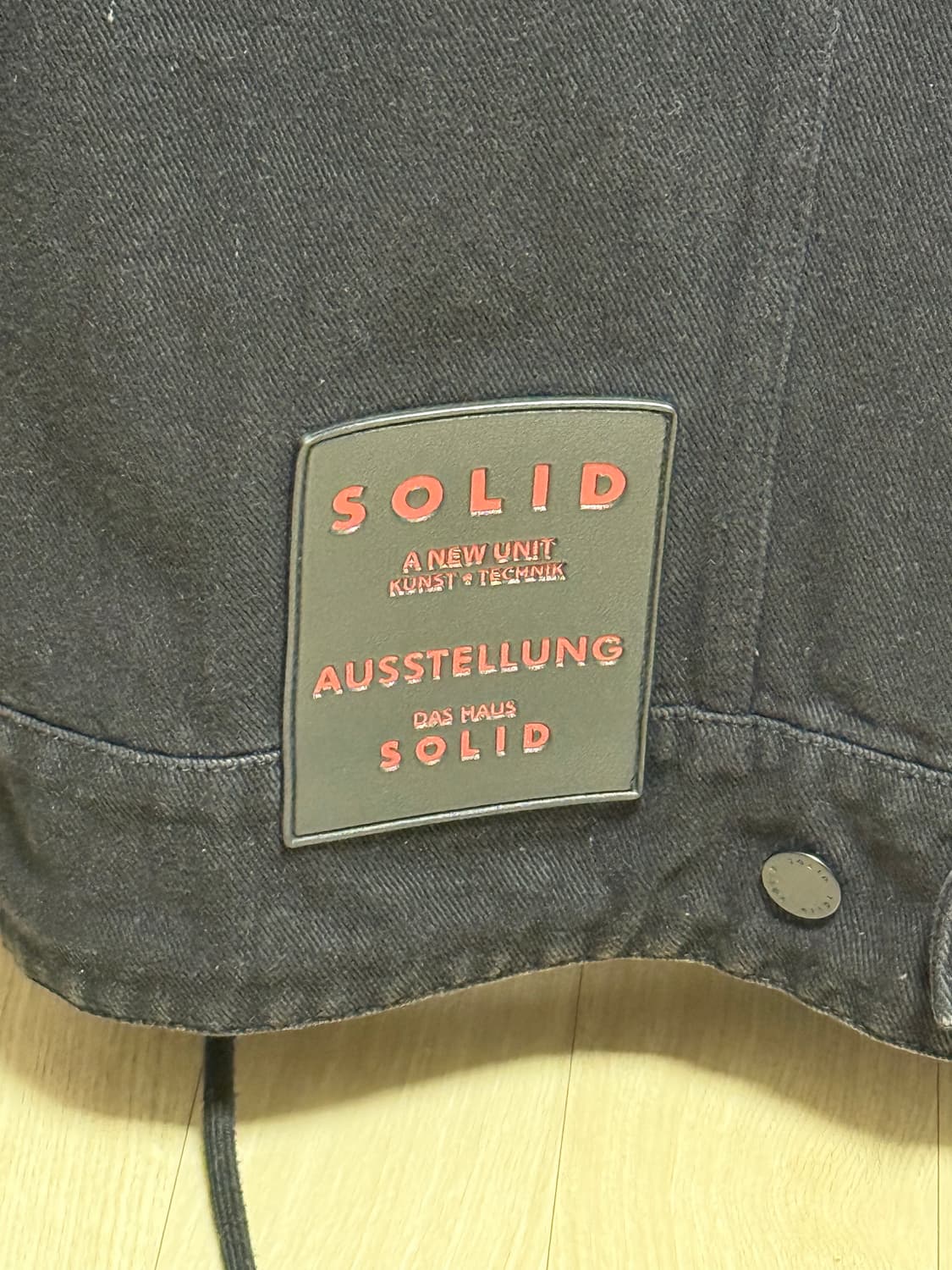 솔리드 옴므 데님 자켓 흑청 상품이미지3