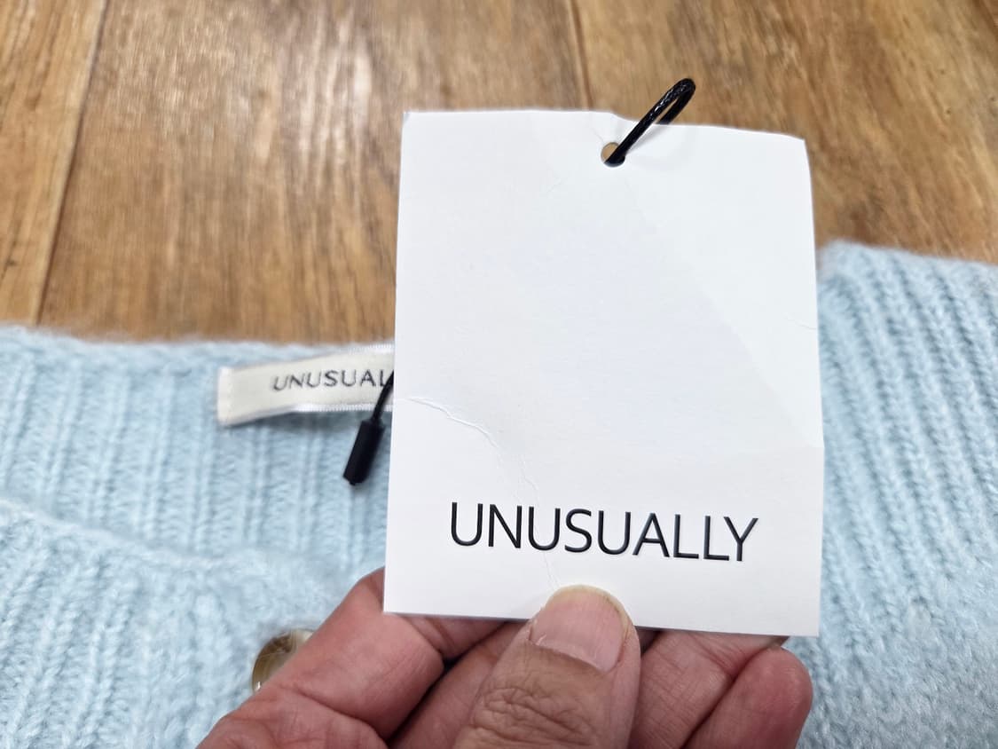 언유즈얼리(Unusually) 치코 보트넥 니트가디건 프리사이즈 새상품 상품이미지7