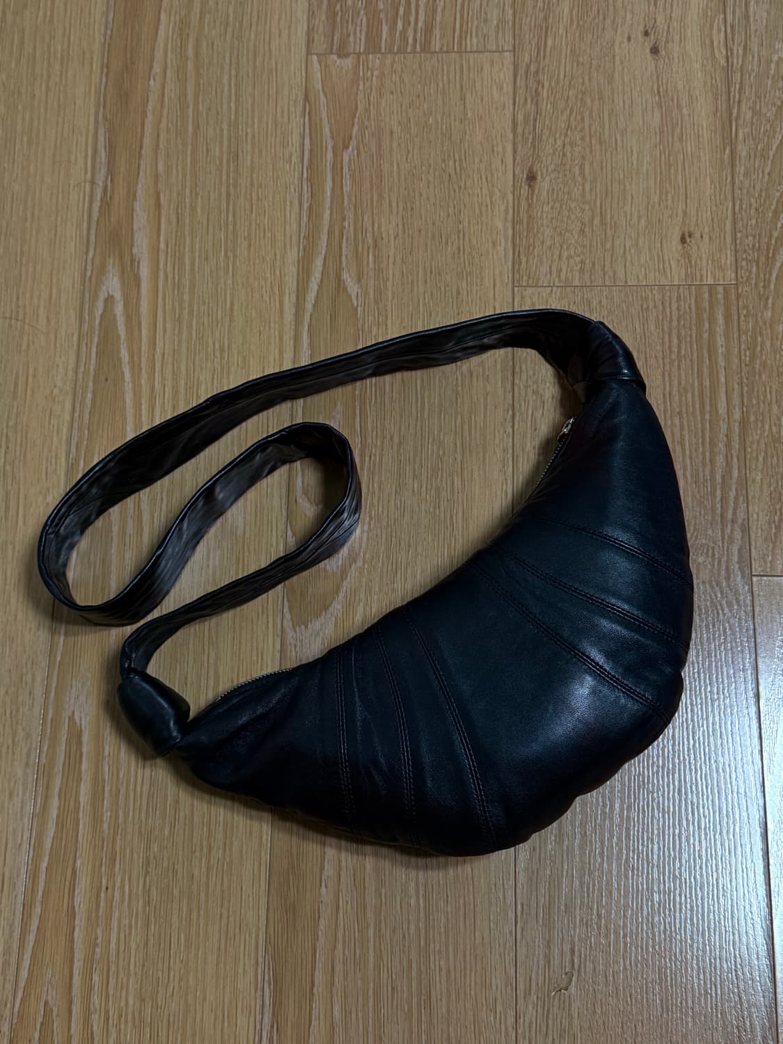 르메르 범백 크루아상 스몰 블랙 상품이미지1