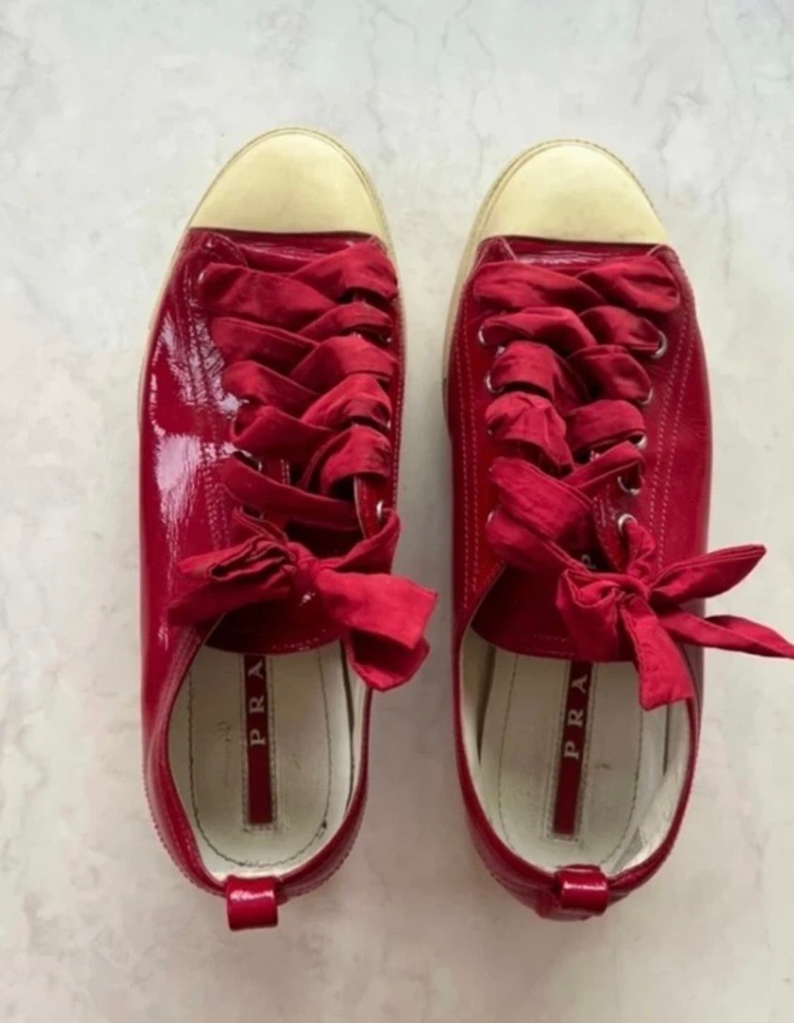 프라다 레드 스니커즈 36.5 상품이미지2