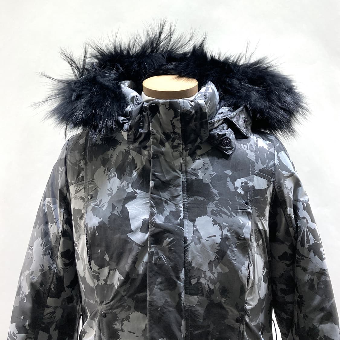 밀레 여성덕다운패딩자켓 그레이패턴 90 상품이미지2