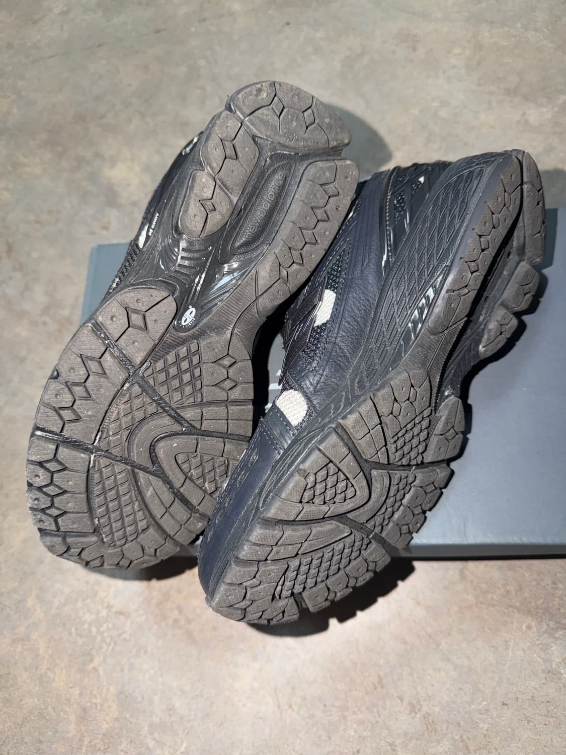 뉴발란스 1906R 폴카 닷 블랙 245 상품이미지4