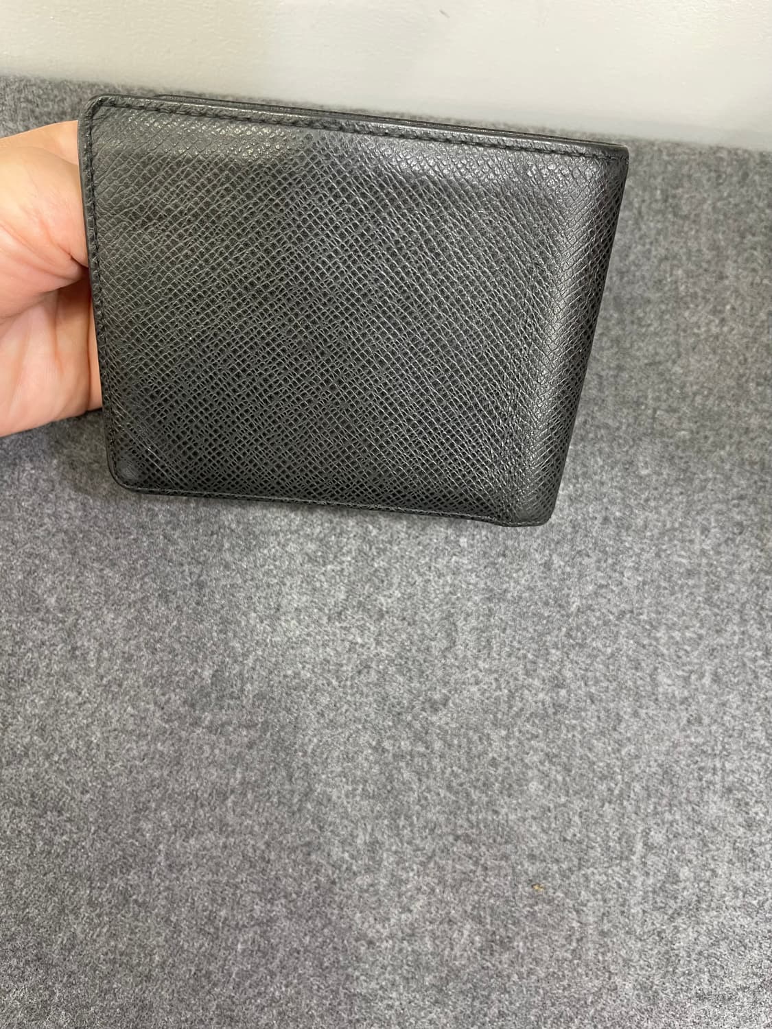 루이비통 타이가 반지갑 상품이미지3