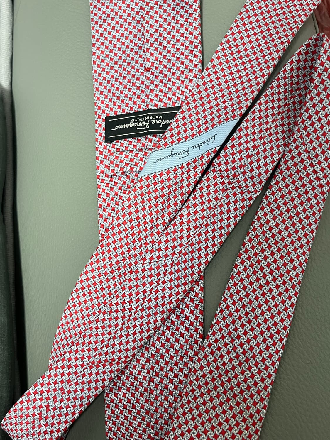 페레가모 넥타이 상품이미지3