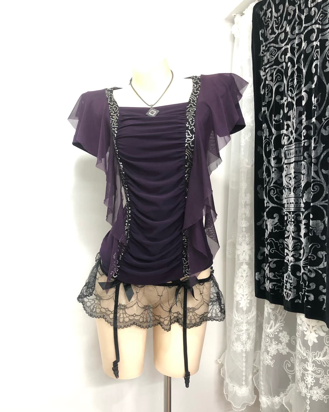 deep purple shirring ruffle detail top   상품이미지1