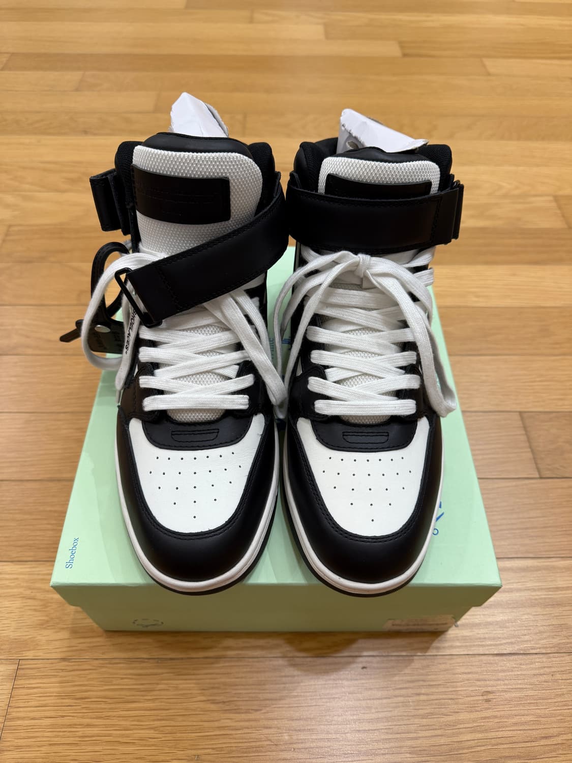 [42] 오프화이트 미드 스니커즈 상품이미지1