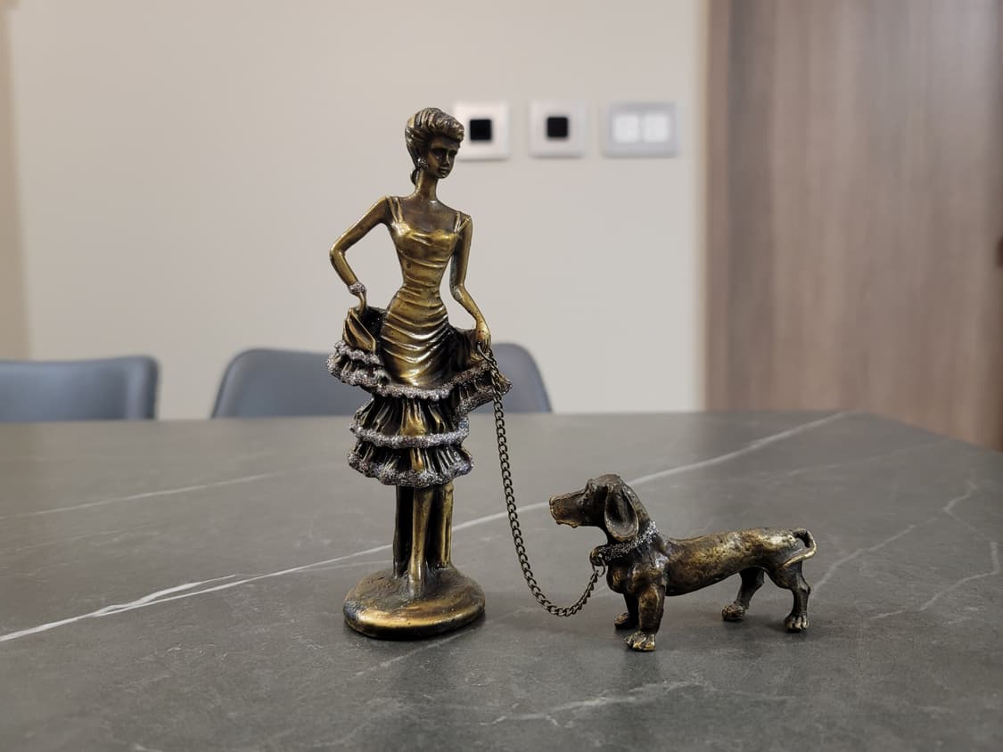 강아지랑 산책하는 여인 동브론즈 상품이미지3