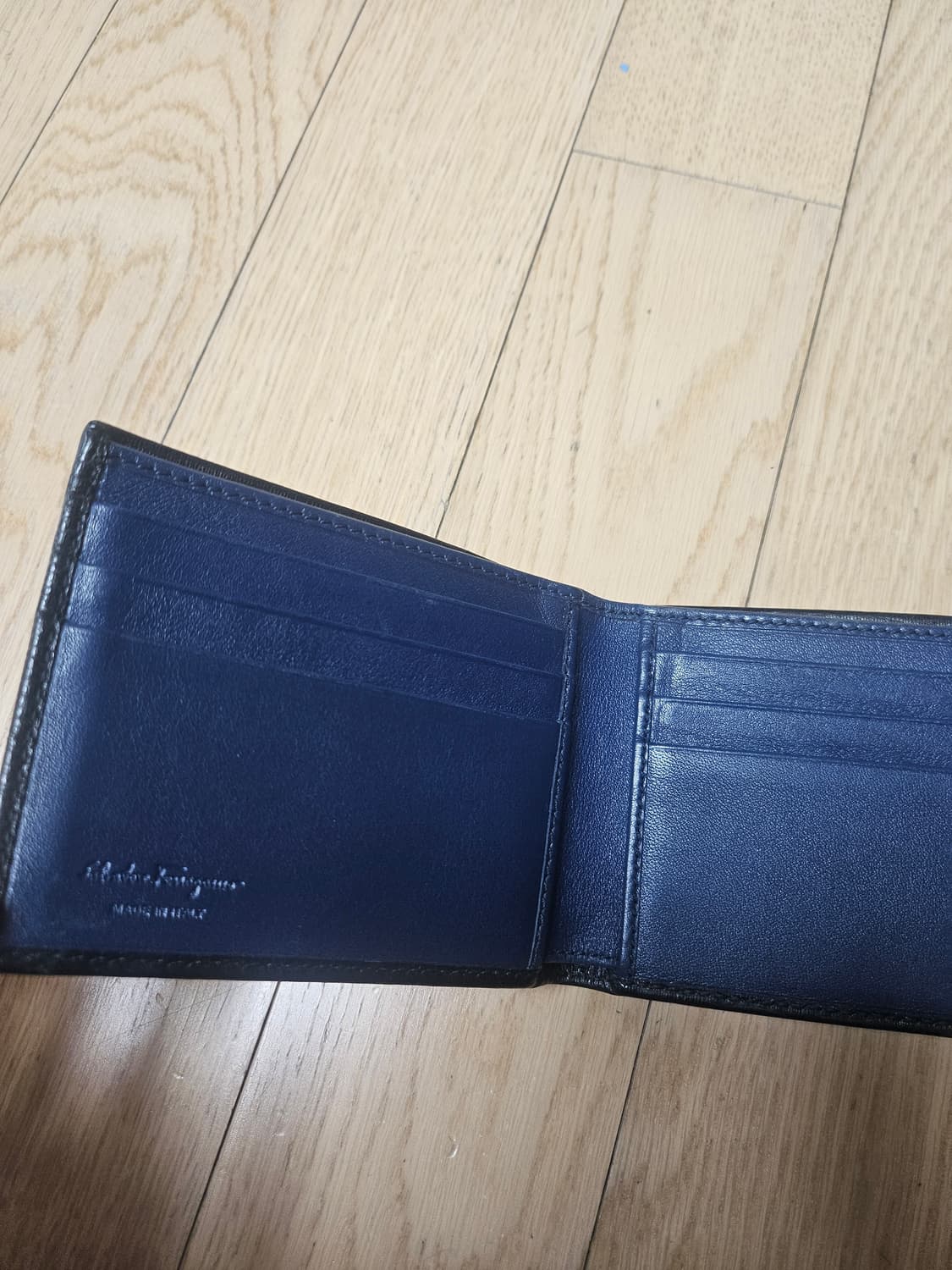 페라가모 정품 남성반지갑 상품이미지7