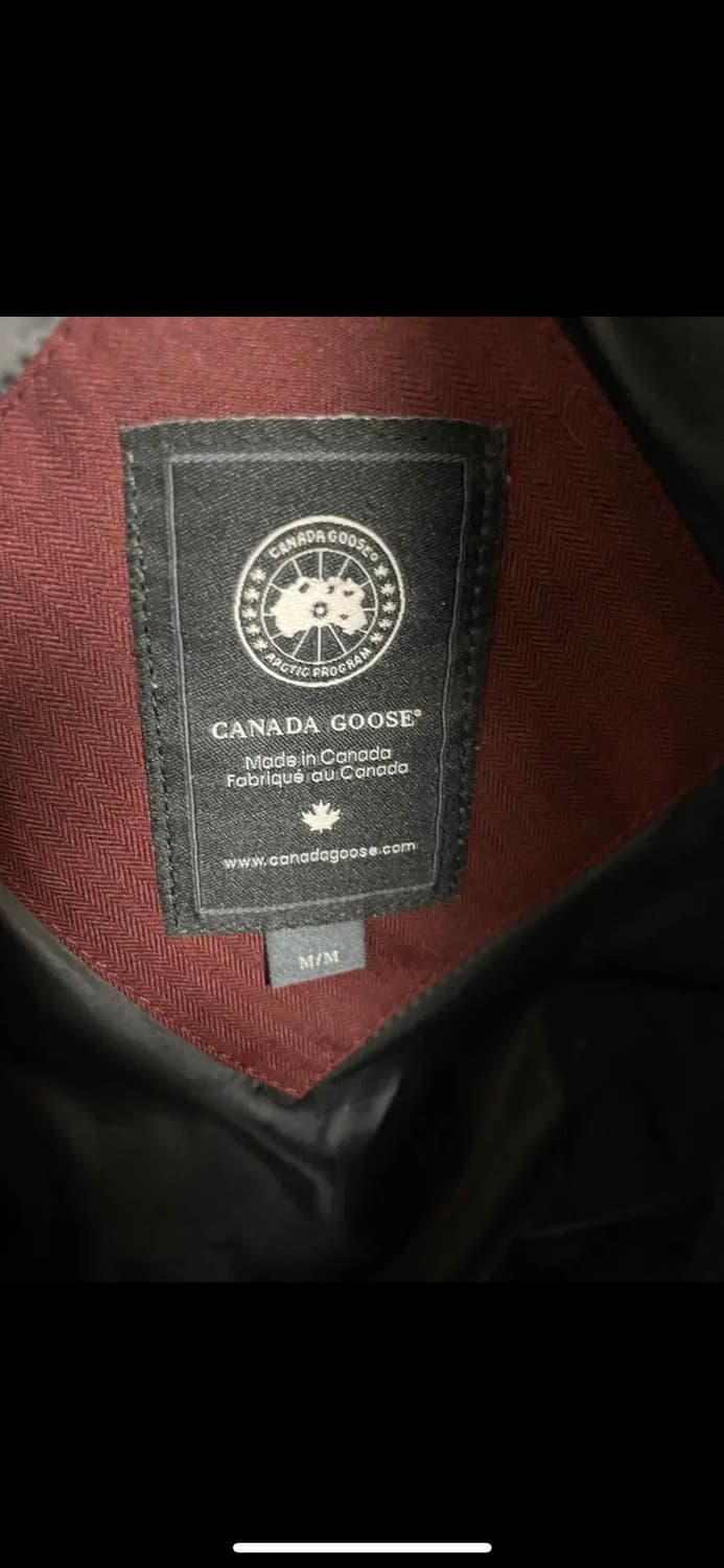 캐나다 구스 블랙라벨 버건디 여성패딩 M 매장판 상품이미지4
