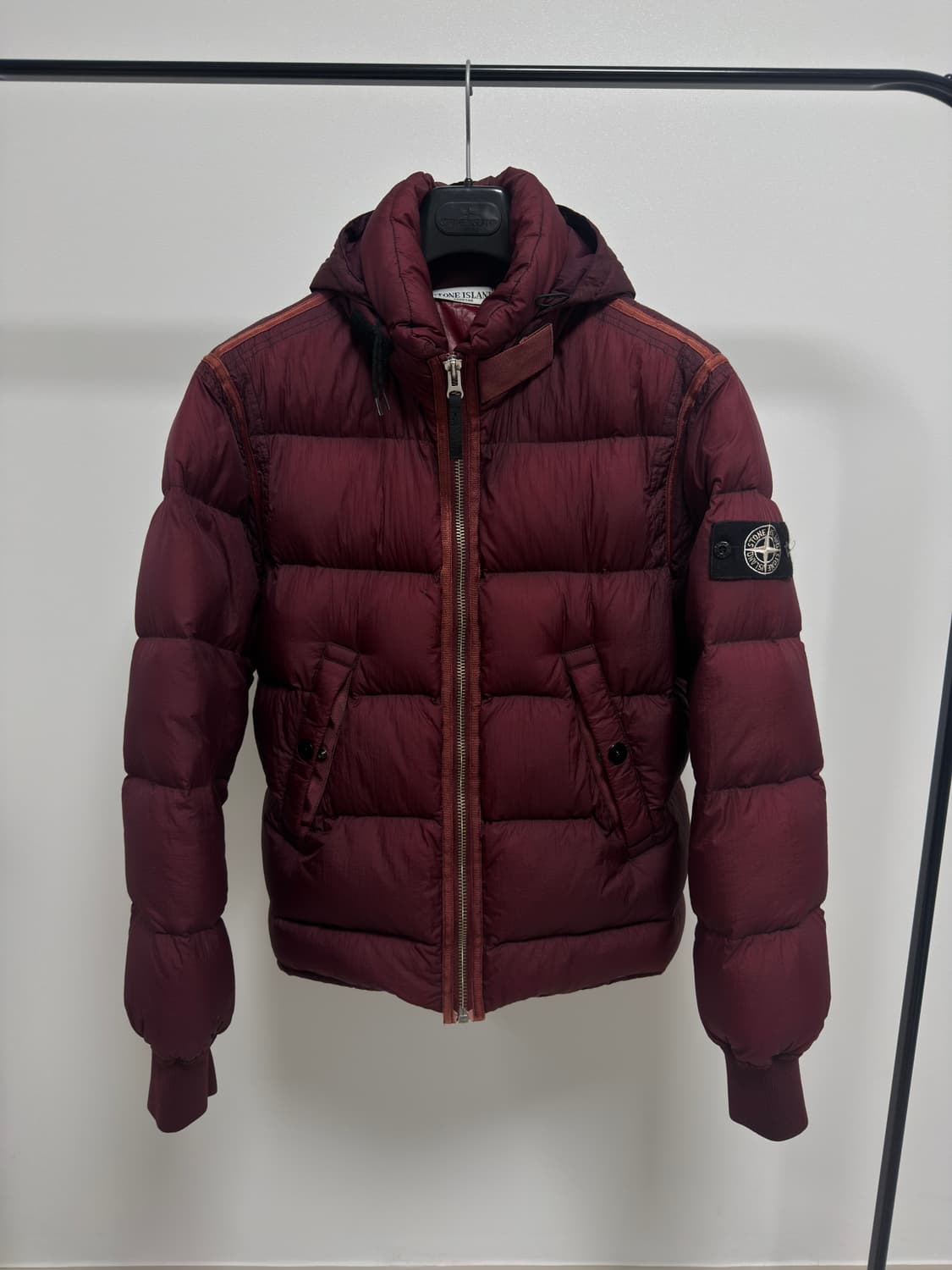 [초레어, 백화점판] 00‘s 스톤아일랜드 심리스 패딩 버건디 와인 L 상품이미지1