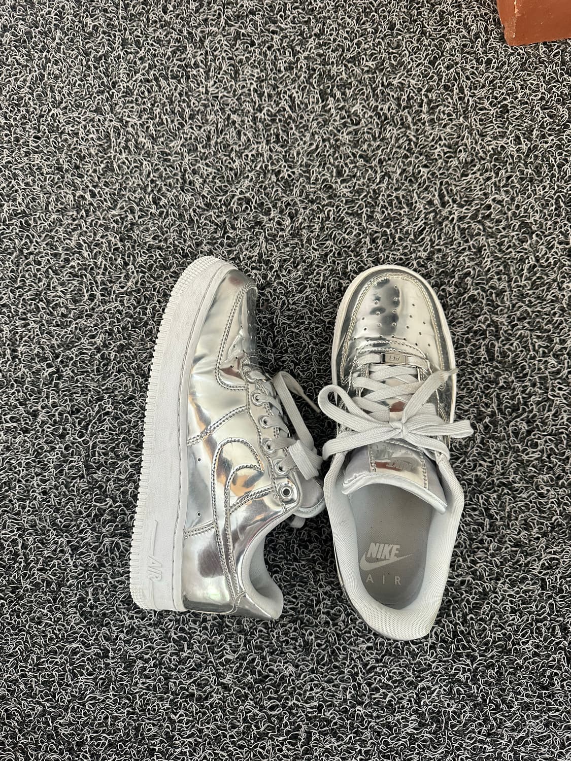 나이키 에어 포스 1 로우 크롬 240mm 상품이미지4