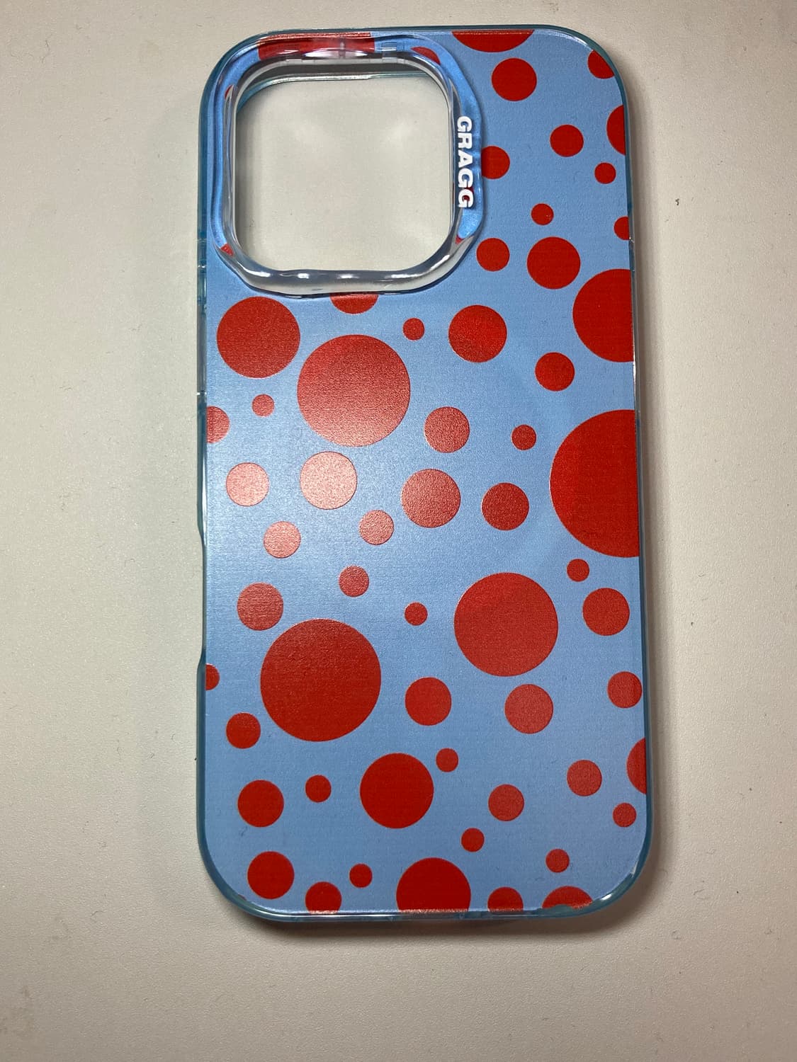 그래그 Polka Dots 아이폰16pro 케이스 상품이미지1