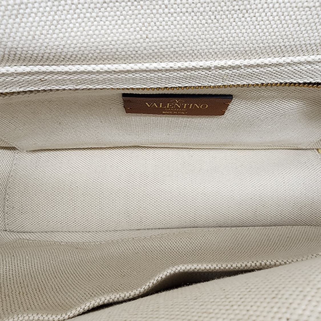 발렌티노 로만스터드 라피아 숄더백 상품이미지9