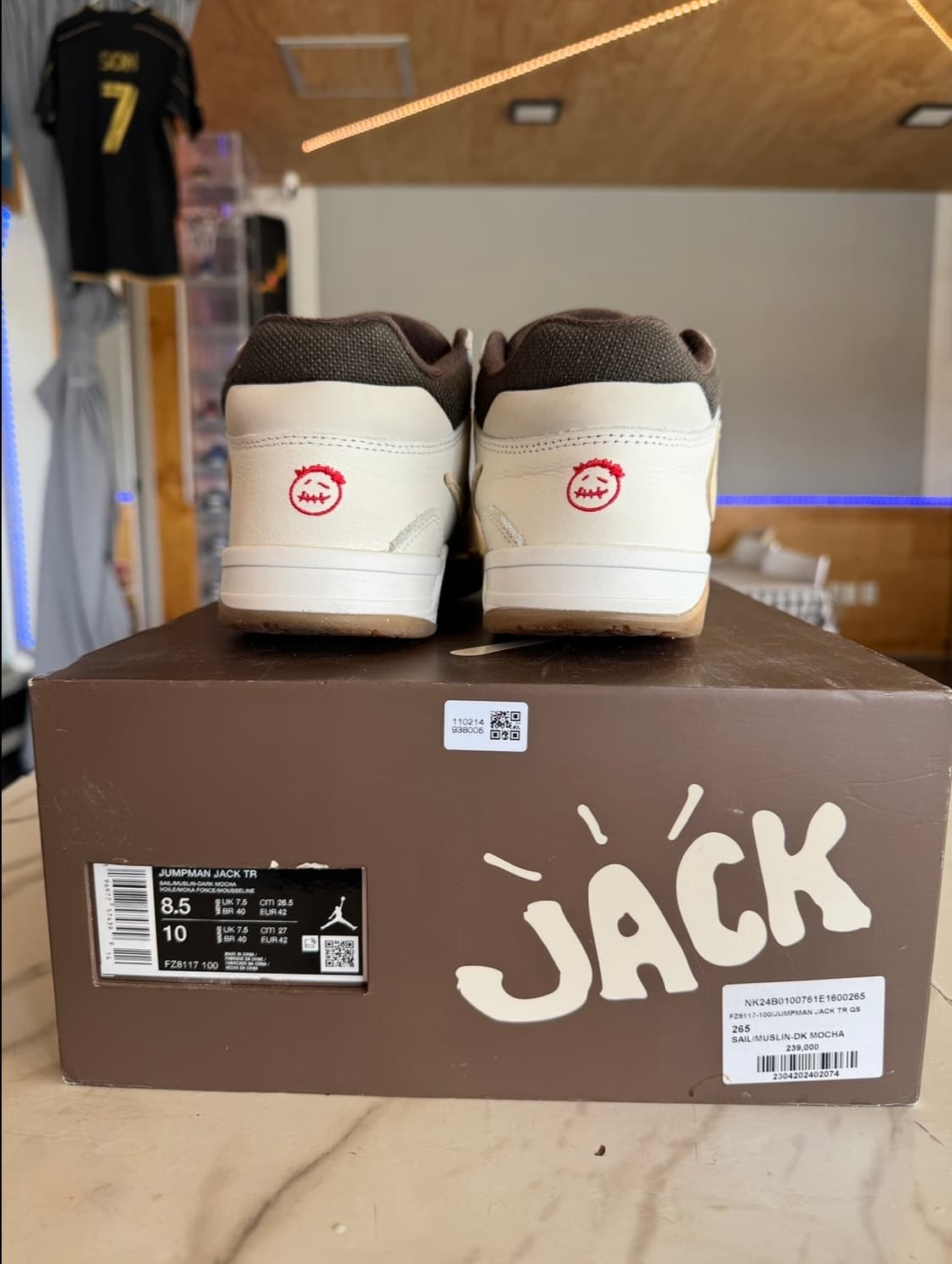 조던 X 트래비스 스캇 점프맨 잭 TR 세일 엔 다크 모카 (2024) 상품이미지5