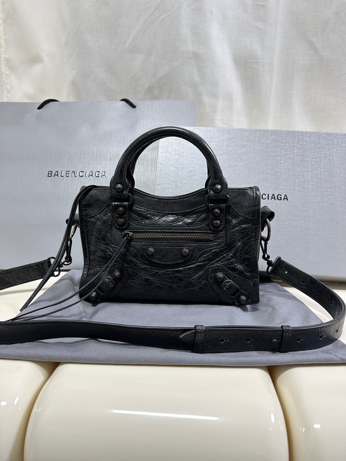 [SA 정품] 발렌시아가 르 시티 모터백 미니 블랙 상품이미지1