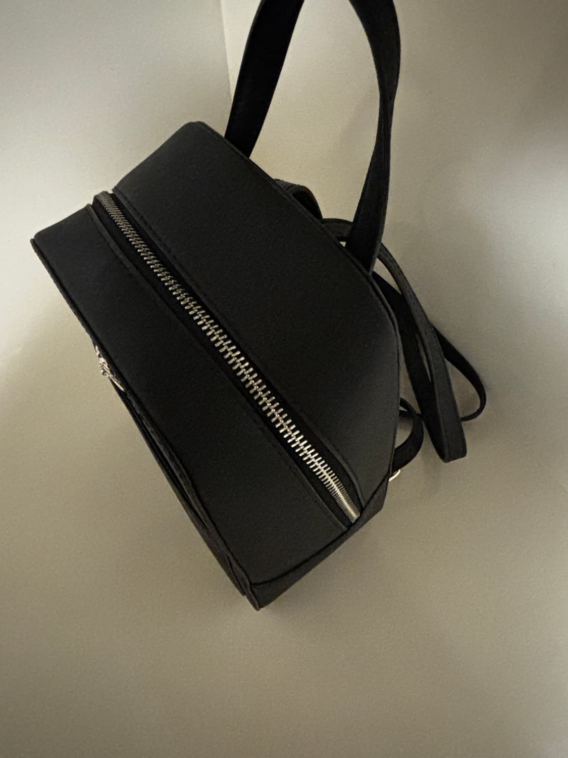 비비안웨스트우드 레이디스 백팩 블랙 미니 상품이미지2