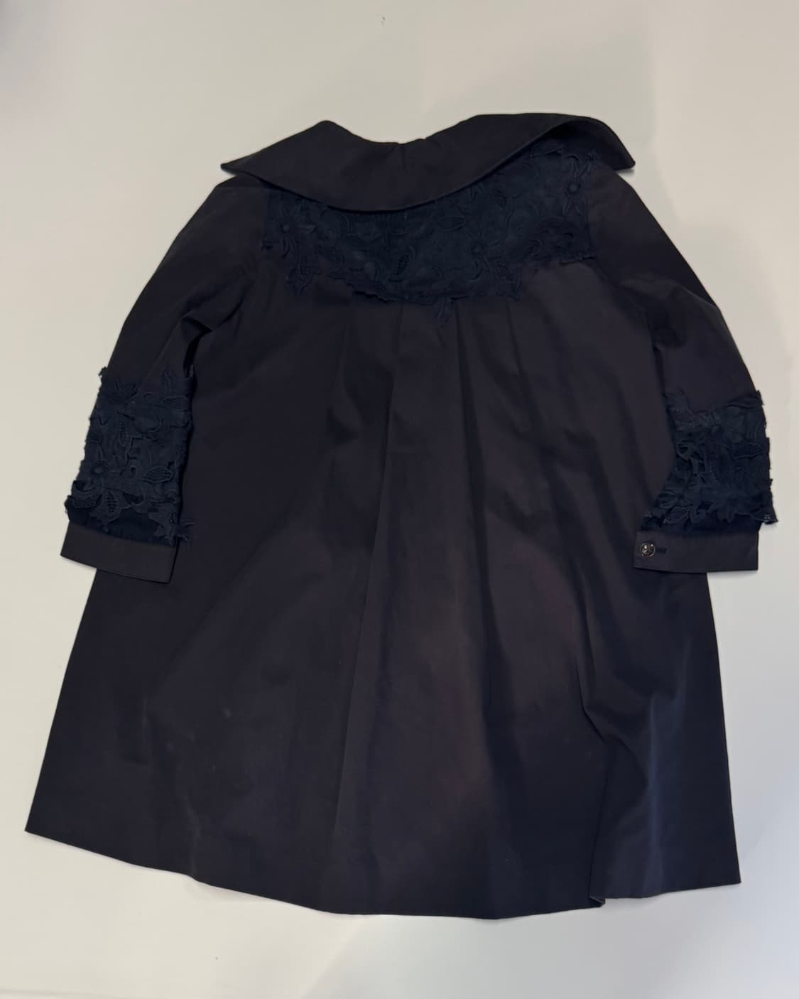 여성 손정완 레이스 디테일 비스코스 트렌치코트 블랙 상품이미지2